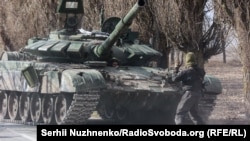 Ukrayna ordusunun Kiyev regionunda ələ keçirdiyi T-72 tankı