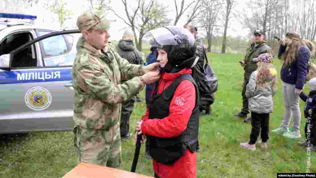 У Жлобіне праходзіла раённая прафіляктычная акцыя &laquo;За бясьпеку &mdash; разам!&raquo;. Тэматычныя пляцоўкі зрабілі аддзел дэпартаменту аховы Міністэрства ўнутраных спраў, &laquo;Жлобінгаз&raquo;, раённы аддзел па надзвычайных сытуацыях, БРСМ і г. д.