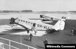 Самолет Junkers Ju-52 авиакомпании Kaleva в аэропорту Хельсинки-Малми. Конец 1930-х