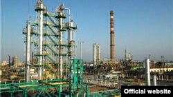 Uzbekistan - Ferghana oil refinery