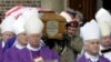 Poland -- The procession with remains of late Polish President Lech Kaczynski and his wife Maria heads for Wawel castle, 18Apr2010