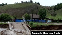 В Забайкалье на реке Кара смыло два моста