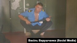 Тут і ніжэй фота са старонкі Васіля Варушчанкі «ЎКантаеце»