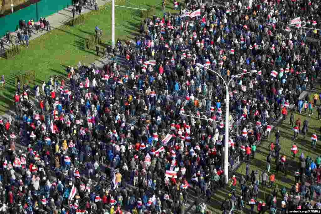 Belarus - Anti-Lukashenka protest march in Minsk, 18oct2020