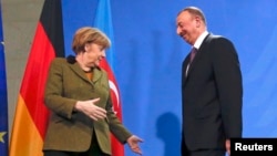 Almaniya - Azərbaycan prezidenti İlham Əliyev və Almaniya kansleri Angela Merkel Berlində birgə mətbuat konfransından sonra, 21 yanvar, 2015