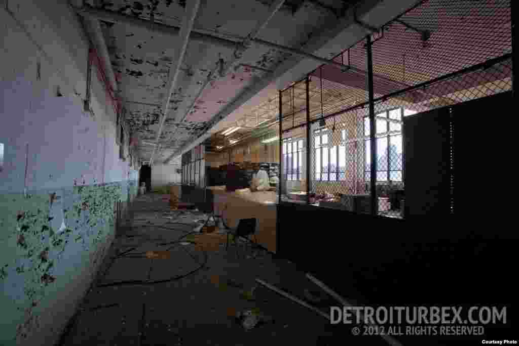 Бывший книжный склад. Фото: Detroiturbex.com