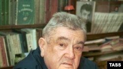 Евгений Весник