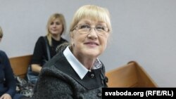 Ганна Бахціна перад пачаткам судовага пасяджэньня