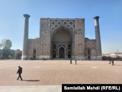 Usto Mo‘min Samarqand va Toshkentda ijod qilgan