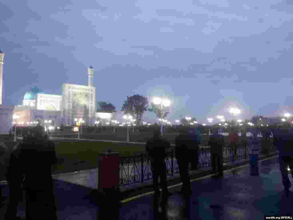 Uzbekistan -festive prayer in the new mosque in Tashkent, 4.10. 2014