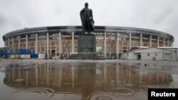 Финал чемпионата мира по футболу должен пройти на стадионе "Лужники"