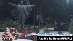 Rəşid Behbudovun məzari. 14 dekabr 2015.