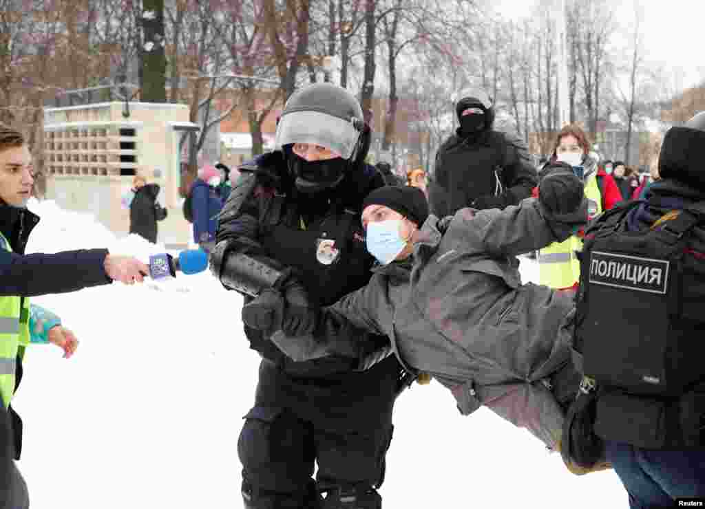 Санкт-Пецярбург.