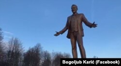 Помнік Срэтэну Карычу, Менск