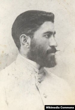 Xosrov bəy Sultanov