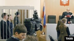 Один из судов над членами группировки "Ураламаш" в 2004 году