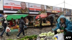 "Правый сектордың" сайлау жарнамалары. Львов, 23 қазан 2014 жыл. (Көрнекі сурет)