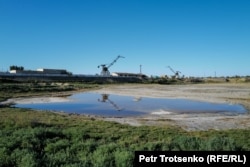 Пересохшее Аральское море в районе бывшего порта в городе Аральске. Кызылординская область, 3 июля 2024 года.