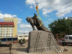 Устаноўка помніка вялікаму князю Гедзіміну ў Лідзе