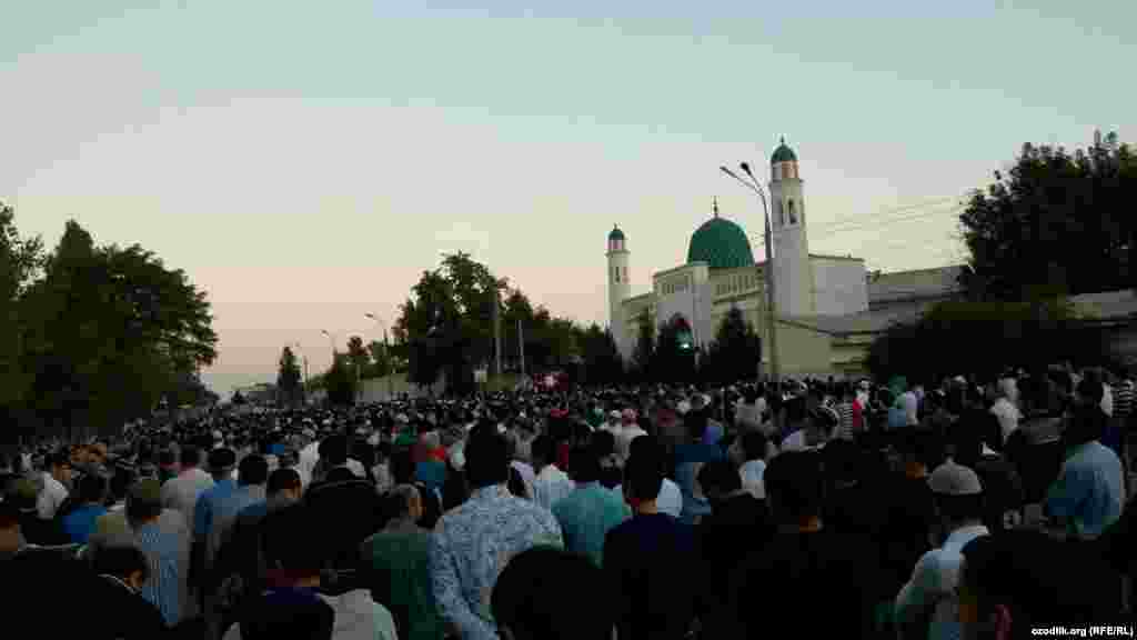 Uzbekistan - Tashkent celebrates Kurban Hayit