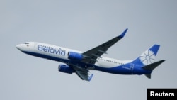 Самалёт Boeing 737-800 з авіяпарку кампаніі Belavia. Архіўнае фота