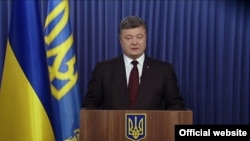 Украина президенті Петр Порошенко ұлттық телеарнадан сөйлеп тұр. Киев, 26 қазан 2014 жыл.