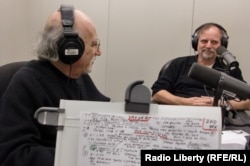 Соломон Волков и Александр Генис в Нью-йоркской студии Радио Свобода. 2011 год.