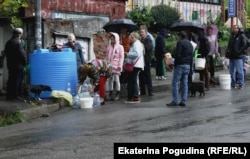 Очередь за питьевой водой