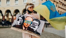 Акция против войны с Украиной в греческих Салониках