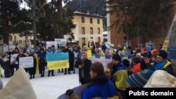 Акция в поддержку Украины во время Всемирного экономического форума в Давосе в январе 2014 года