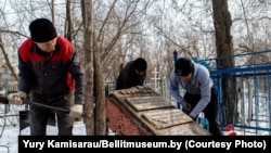 Эксгумацыя парэшткаў Зьмітрака Бядулі ў Казахстане