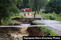 Размытая залевай дарога ў Гарадзішчы