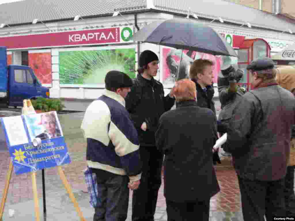 Васіль Дрозд, Бабруйск - Віталь Рымашэўскі на агітацыі ў Бабруйску.