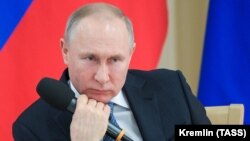 Президент России Владимир Путин в Ново-Огареве на встрече с бизнесменами