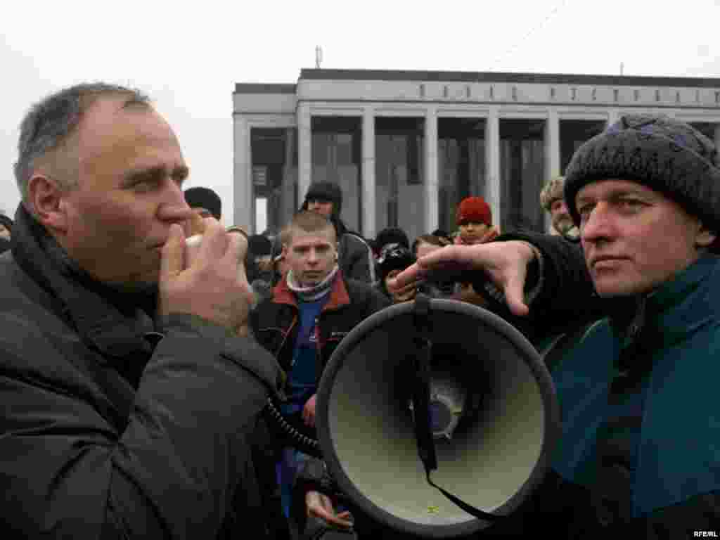 Пачаўся мітынг. Ад імя Эўрапейскай кааліцыі выступіў Мікола Статкевіч