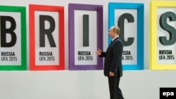 Владимир Путин ждет гостей на саммите BRICS в Уфе. Лето 2015 года 