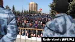 Силовики на митинге в Ингушетии, архивное фото