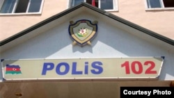 Polis