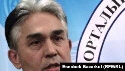 Мұсағали Дуамбеков, президент сайлауына түсуге үміткер. Астана, 9 ақпан 2011 жыл